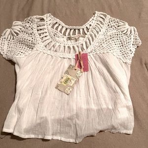 NWT Chelsea & Violet crop top